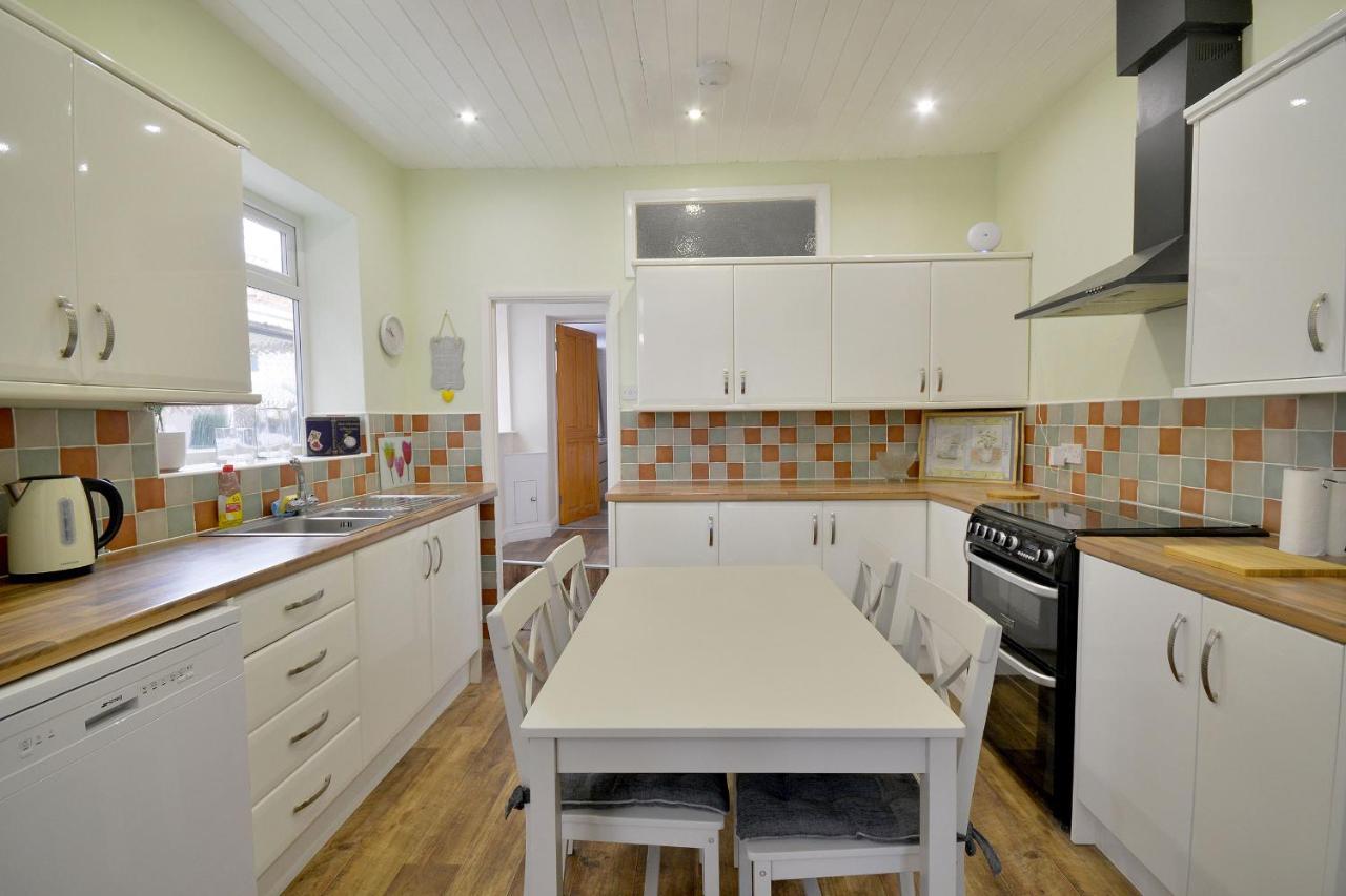 Spacious Modern Ground Floor Apartment, For Up To 6 Guests 스카버러 외부 사진