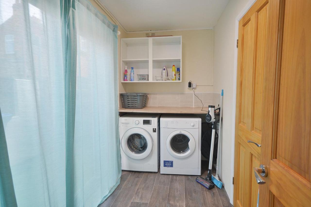 Spacious Modern Ground Floor Apartment, For Up To 6 Guests 스카버러 외부 사진
