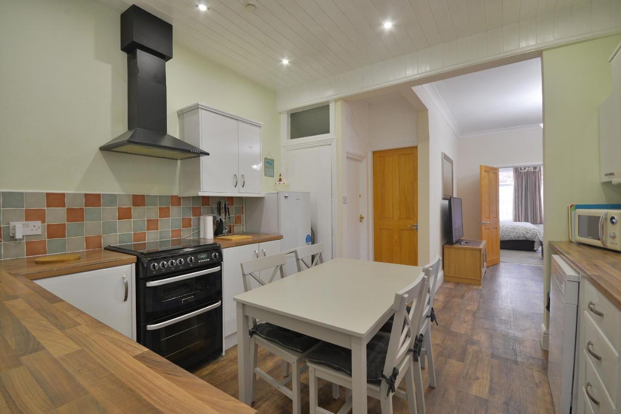 Spacious Modern Ground Floor Apartment, For Up To 6 Guests 스카버러 외부 사진